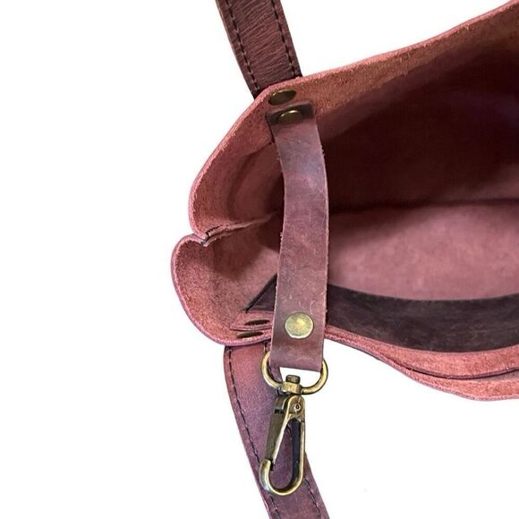 Full Grain Leather Tote in Wine - Picture 7 of 11
